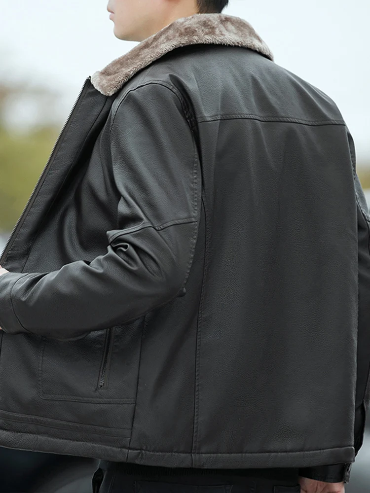 Мужское кожаное пальто с меховым воротником. Теплая ветрозащитная кожаная