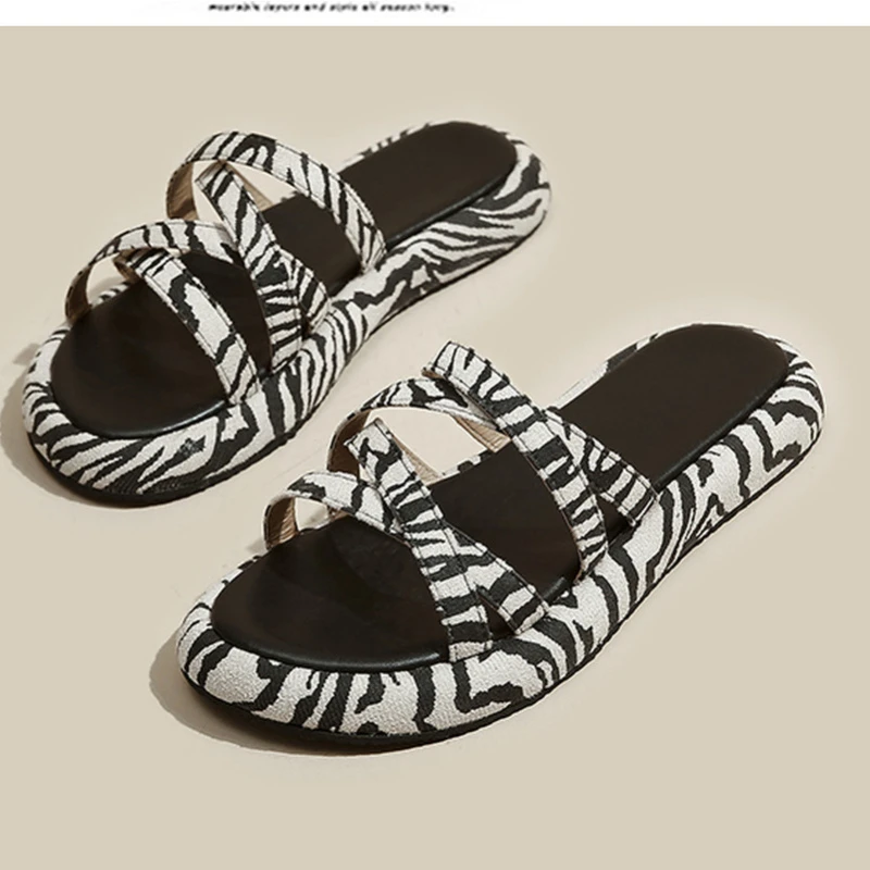 

2023 Summer New Flat Slippers Casual Sandals Zebra Fashion Sexy Beach Slippers Open Toed Versatile Slippers Women Zapatos