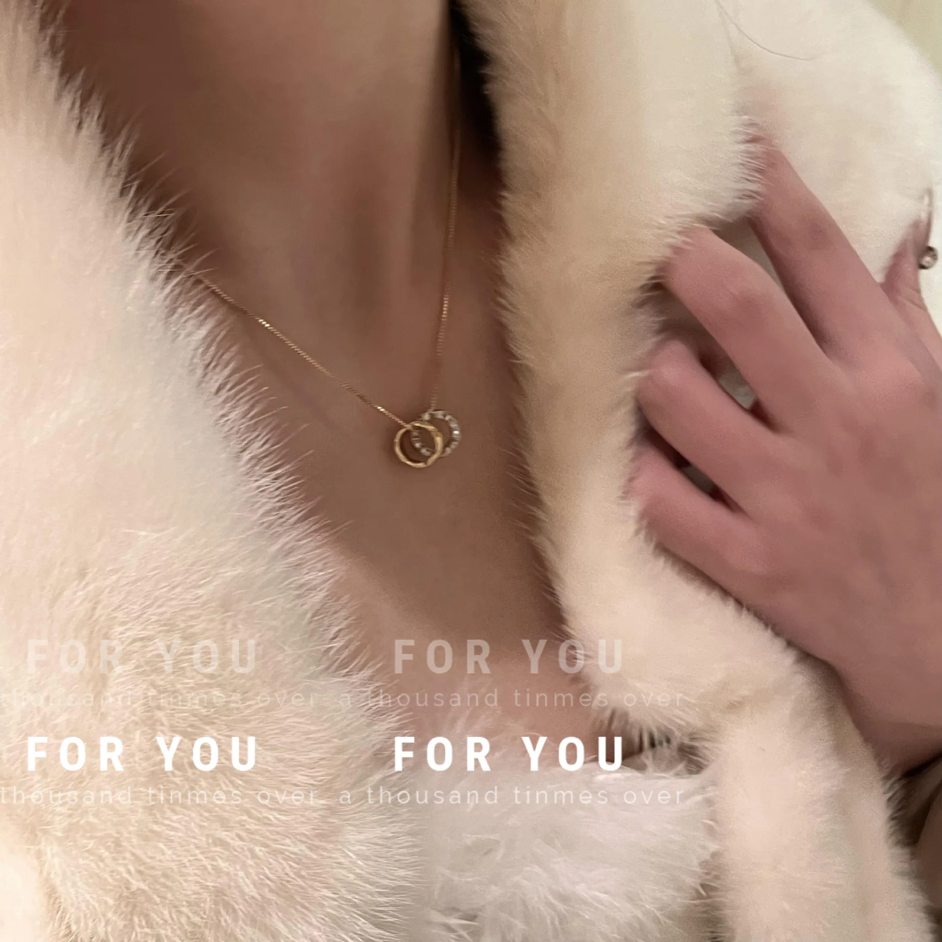 

French Simple Ins Wind Ins Cold Wind Light Luxury Temperament Lucky Bead Shape Gold Color Contrast Color Plaid Collarbone N