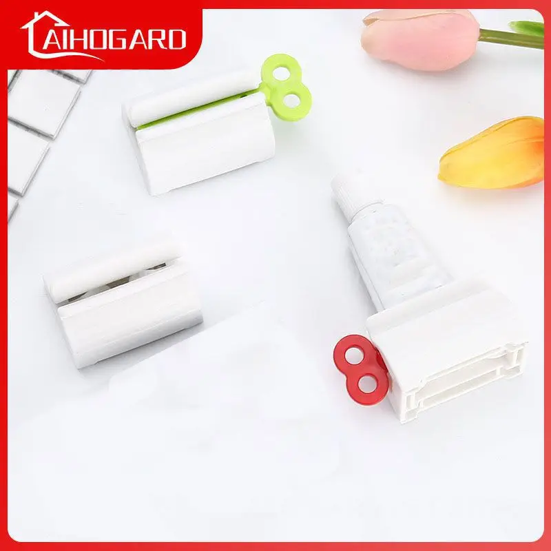 

1pcs Toothpaste Squeeze Artifact Bathroom Squeezer Plastic Squeeze Toothpaste Dispenser Tooth Paste Rolling Tube Squeezer