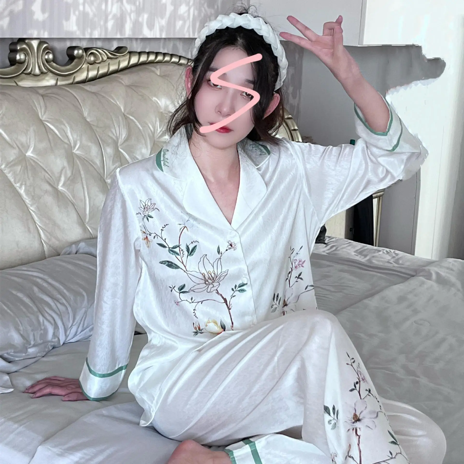 Pajamas Women's Spring and Autumn Long sleeved 2023 New Ice Silk Pajamas Chinese Herringbone Thread Printed Home Furnishings