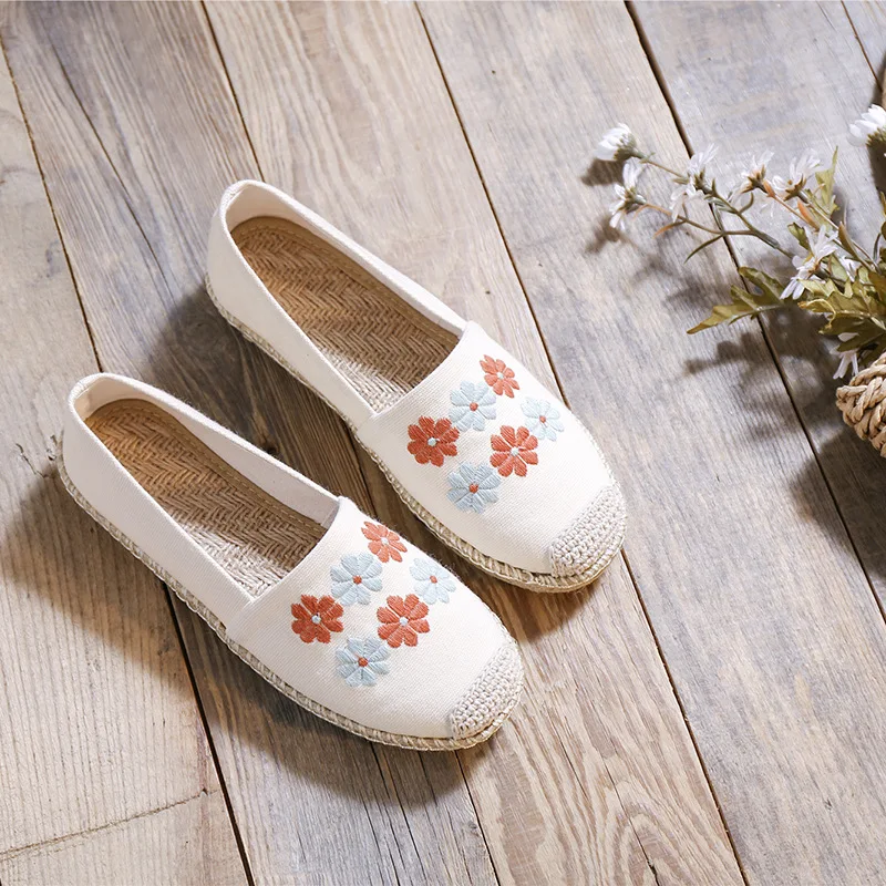 

New casual women's shoes Linen edge embroidered low-top cloth shoes Simple breathable stitched fisherman shoes