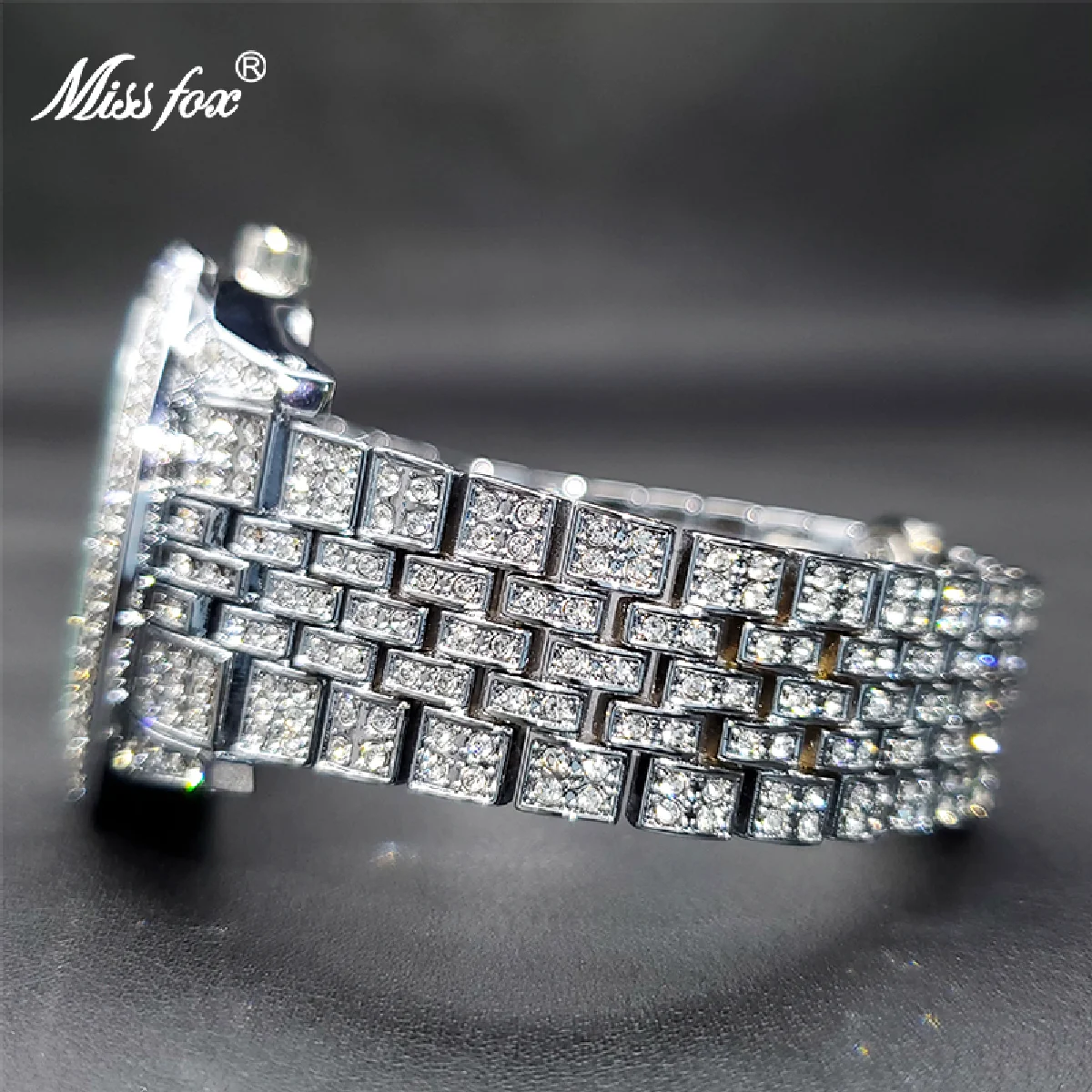 New Brand Famous Women Quartz Watches With Blingbling Bezel Green Dial Moissanite Watch Luxury Designer Trend Wristwatches New