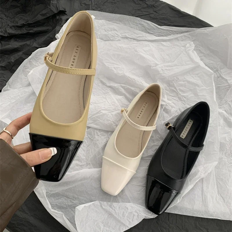 Туфли-лодочки женские на низком каблуке с квадратным носком