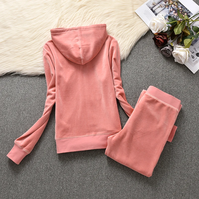 Комплект для женщин бархатный спортивный костюм из двух предметов 2024 зимняя