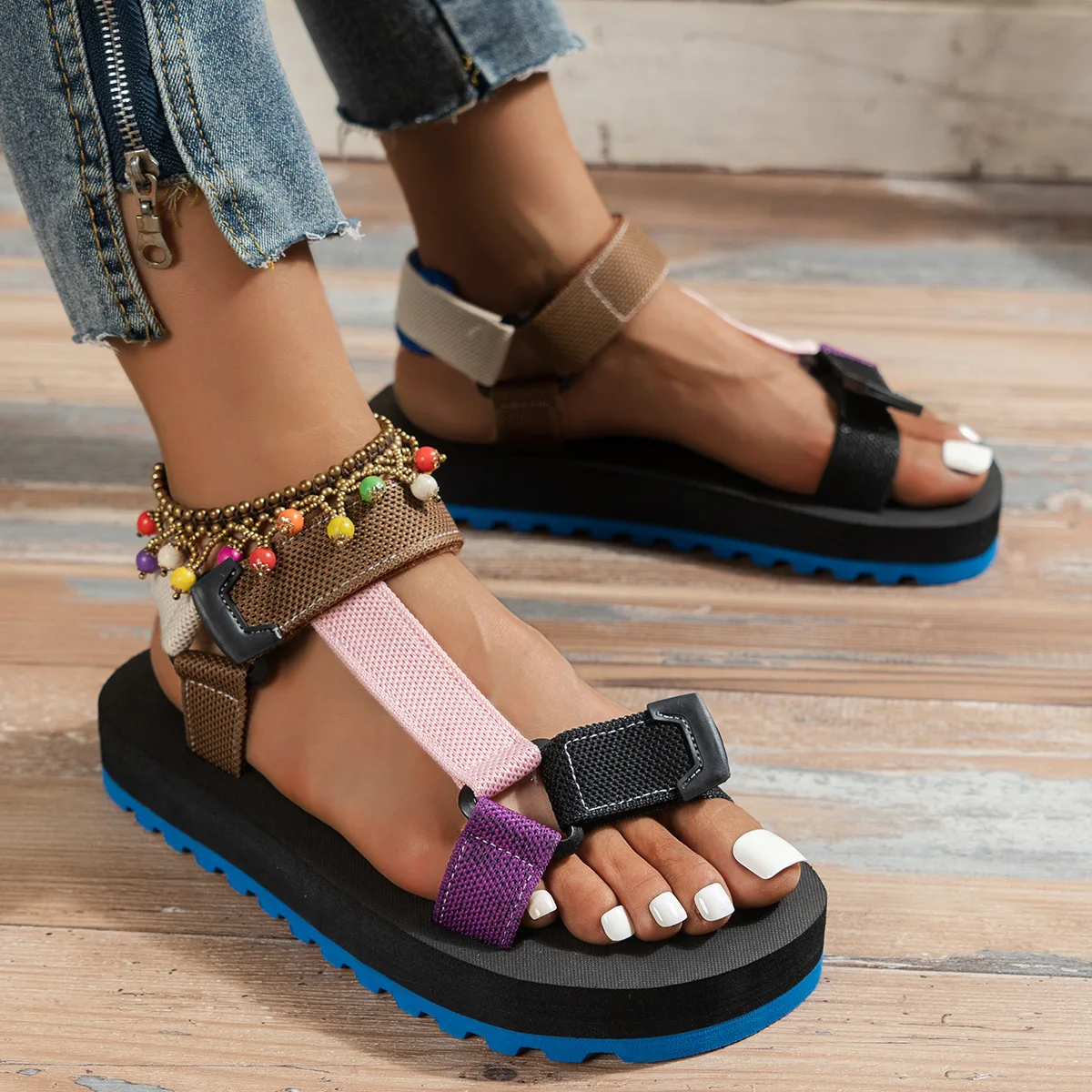 

Пляжные сандалии больших размеров для женщин, роскошные женские туфли, летние разноцветные удобные плоские сандалии с ремешком и пряжкой для девушек, новинка 2023