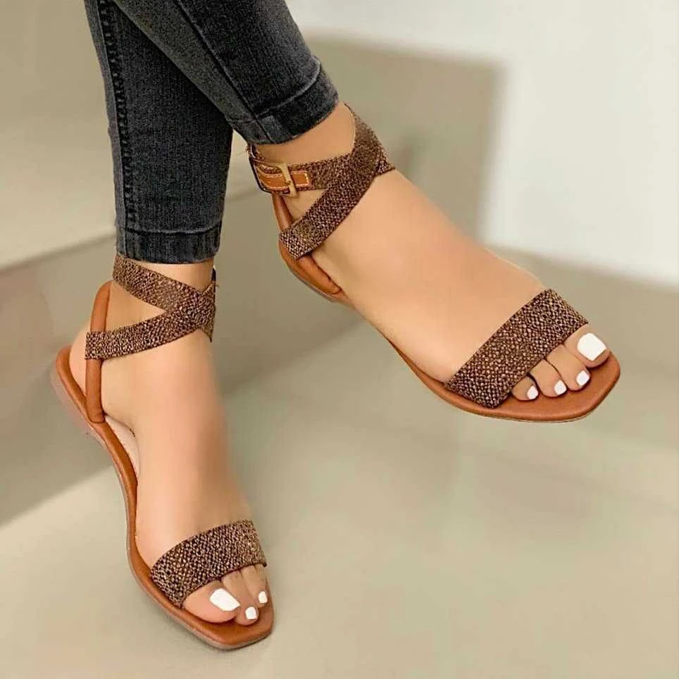 

Women Sexy Outside Footwear 2022 Summer Plus Size Women Flat Sandals Casual Women's Ladies Fashion Peep Toe Flat Buckle Slippers