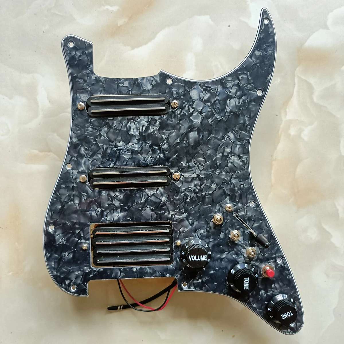 

SSH Upgrade Loaded Guitar Pickguard Black Mini Humbucker Pickups US Strat Pickguard 7 Way Switch Multifunction Welding Harness