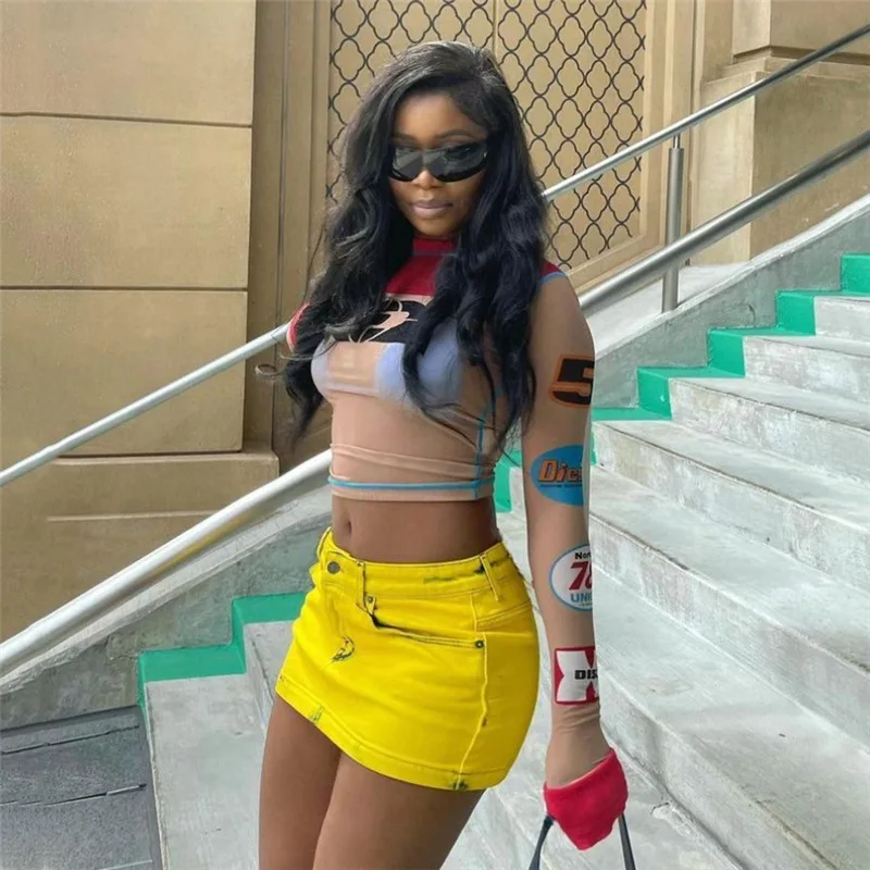 

Кроп-Топ женский сетчатый эластичный с круглым вырезом и принтом