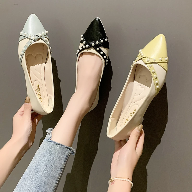 

Новые Элегантные лоферы с острым носком и украшением из жемчуга с закрытым носком на мягкой подошве удобная повседневная женская обувь на плоской подошве для женщин