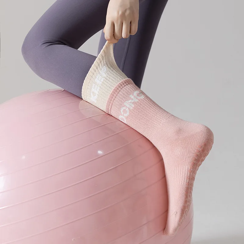 

Double ribbed sports socks Women's yoga Stocking Fashion letter contrasting Fashion ins Silicone non slip women's socks