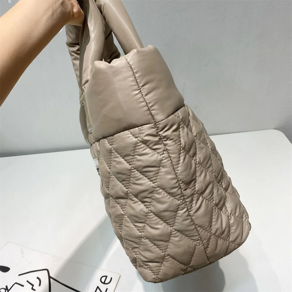 Women Autumn Winter Handbags Korean Fashion Cotton Jacket Space Cotton Air Bag Black Versatile Handheld One Shoulder Down Bag