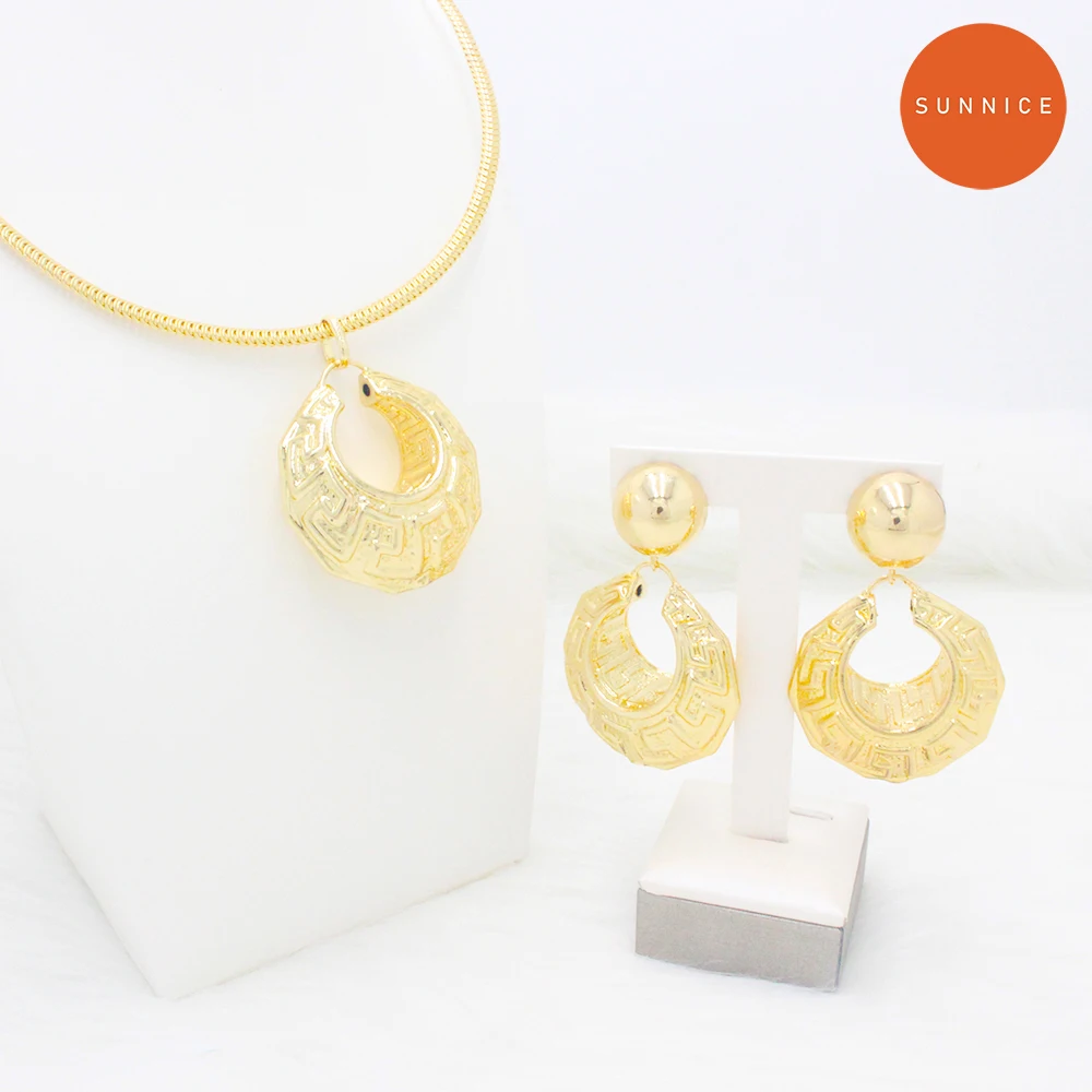 

Custom 18K Gold Plated Wall Texture Hoop Drop Earrings Fashion Jewelry Set For Women