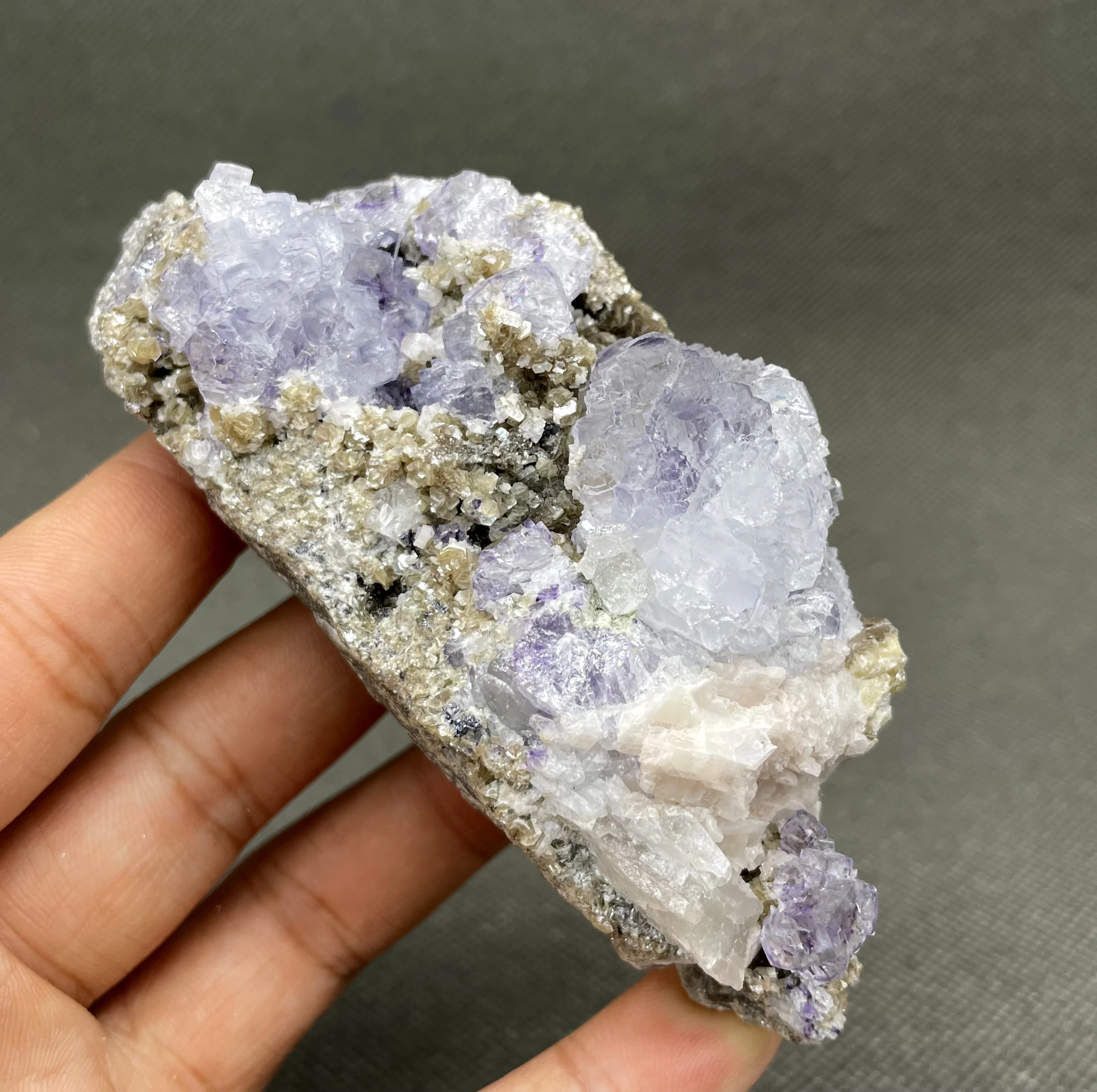 Флюоритовый минеральный образец  QIANCHUAN