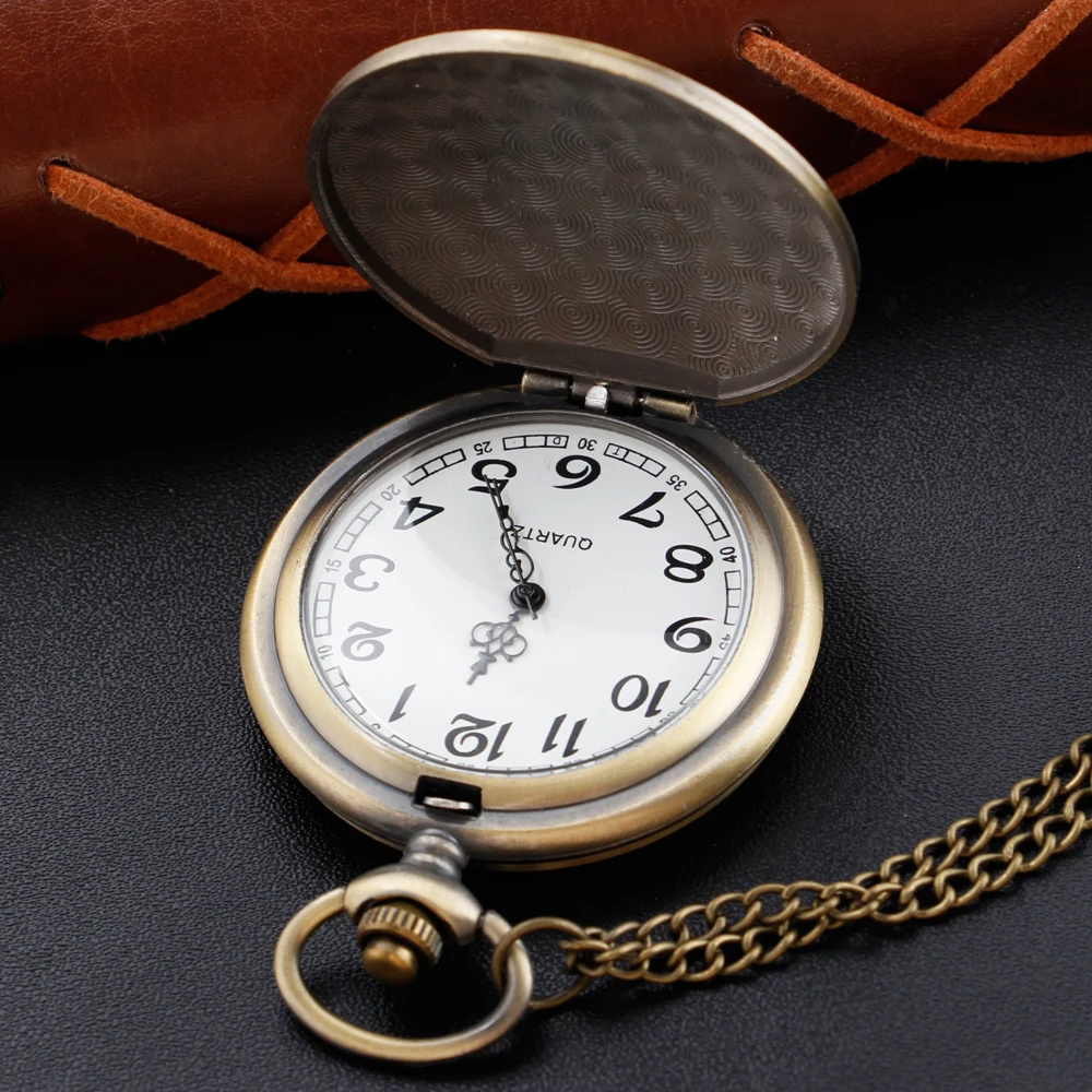 Рисунок 4 - Бронзовые метательные дротики с эмблемой летучей мыши