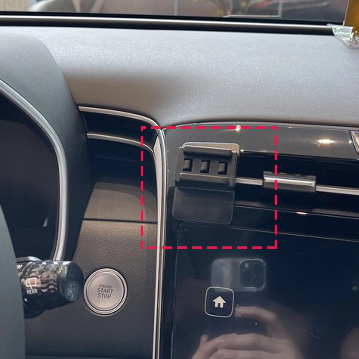 Фото Автомобильный держатель телефона для Hyundai Tucson 2021 2022 2023, магнитная беспроводная зарядка, автомобильное зарядное устройство, подставка для аксессуаров Magsafe №2
