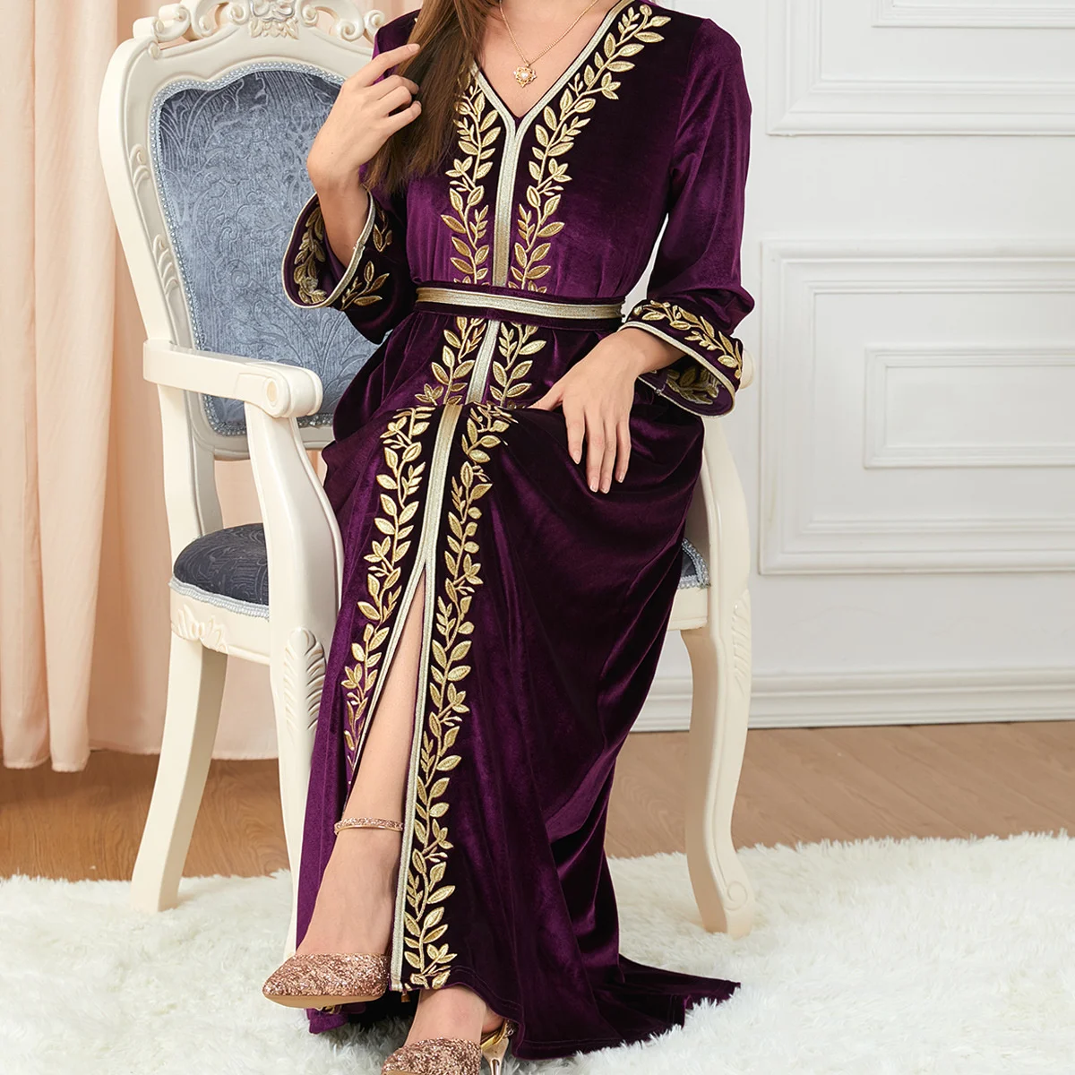 

Abaya Kaftan Dress V-neck Long Sleeves Dress For Dubai Middle East Arab Women's Downstream Split Autumn Embroidered Velvet Dress