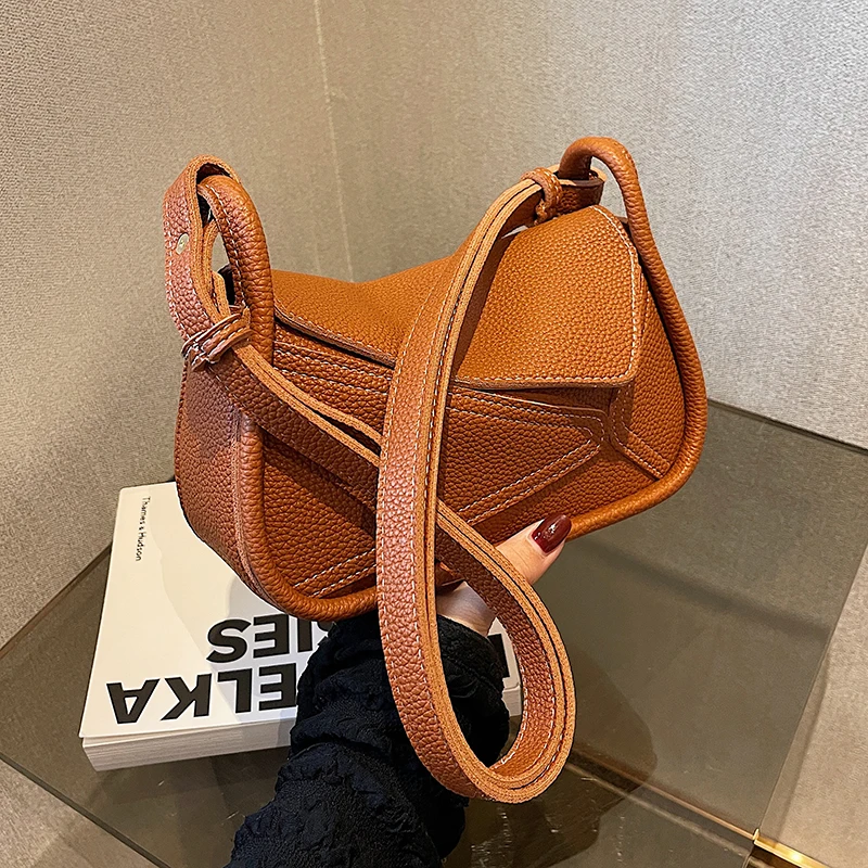 

Миниатюрные сумки через плечо из искусственной кожи с клапаном для женщин, зимняя сумка 2022, однотонная сумка на плечо, женские сумки и кошел...