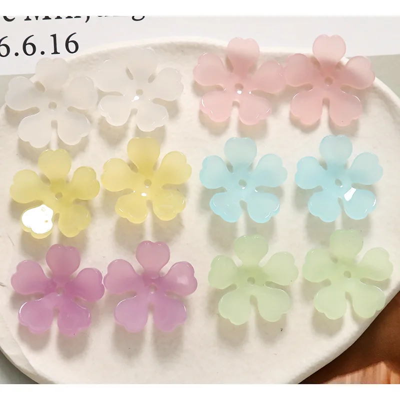 

DIY Jewelry Findings 50pcs Jelly Acrylic Flower Petal Ornament Accessories Beads 27*27mm Plastic Floral Beading Material