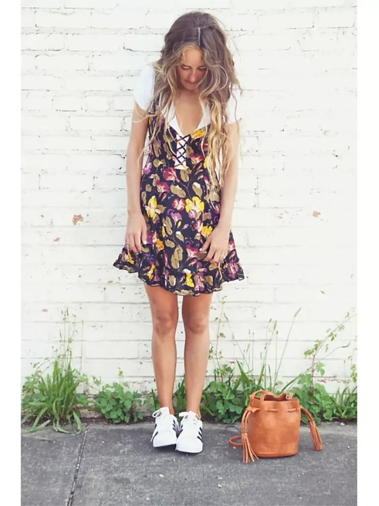 New Solid Color Sexy Big V-neck Slim Slimming One-Piece Short-Sleeved T-Shirt Women's One-Piece Retro Shirt Dropshipping