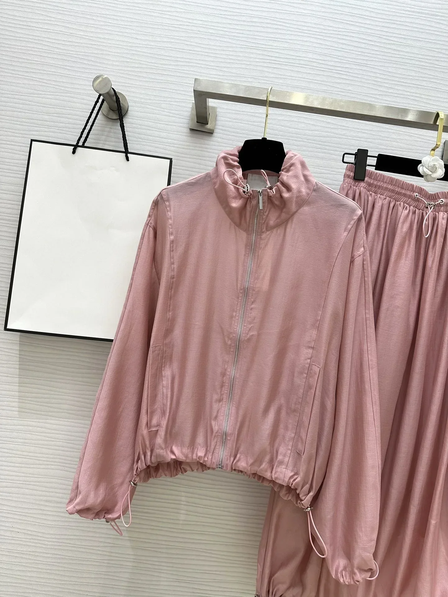 Комплект женский из 2 предметов шикарные и элегантные женские комплекты 2024