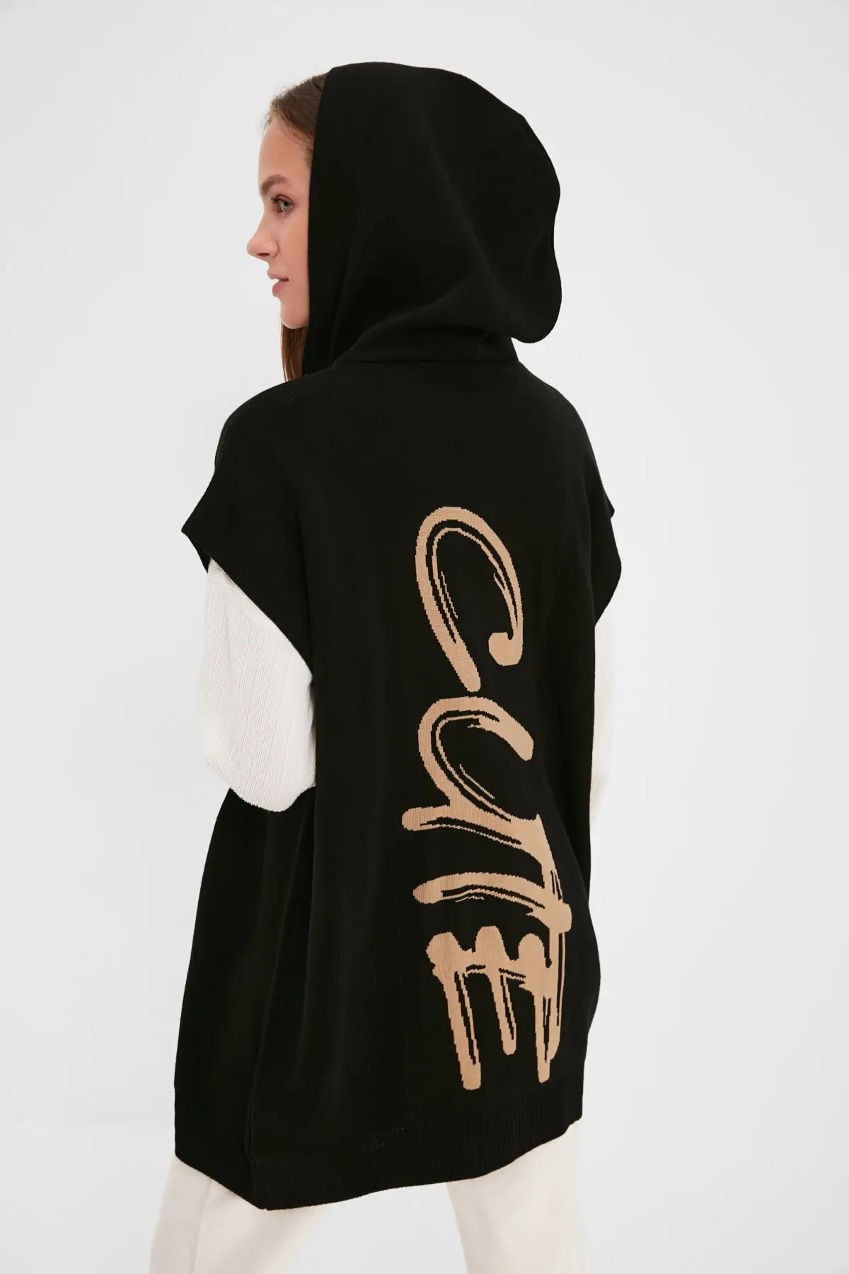 

Trendyol Hooded Back Printed Long Knitwear Vest TCTAW22YL0005