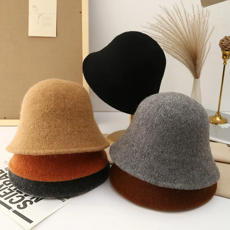 Осенне-зимняя вязаная шапка женская универсальная куполообразной формы