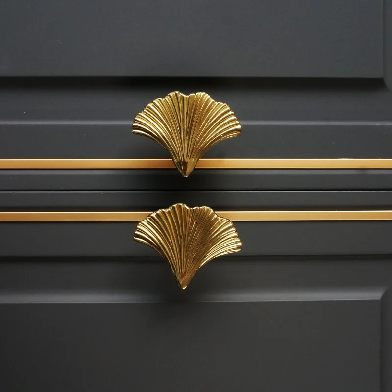 

Brass Ginkgo Leaf Furniture Handles Drawers Wardrobes Lockers Wine Cabinets Shoes Cabinets Bookcases Knobs Furniture Hardware