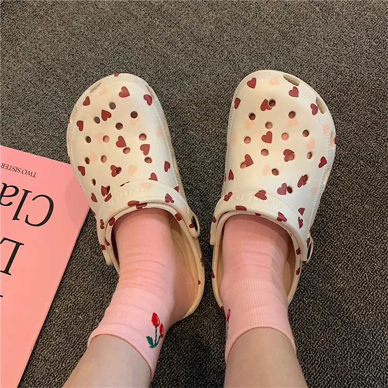 Summer Graffiti Cute Lazy Garden Shoes Women Student Campus Thick Slides EVA Quality Heart-Shaped Lady Outdoors Beach Slippers