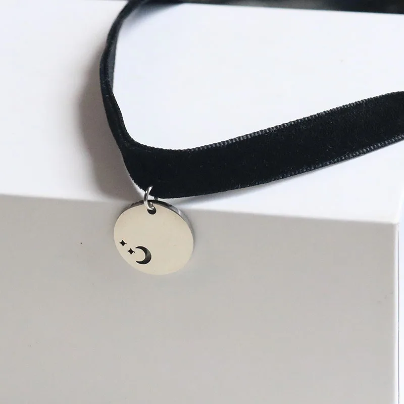 

1Pc New Arrival Sun Moon Star Pendant Black Korea Velvet Rope Choker Collar Necklace Female Collier Bijoux Girls Gift