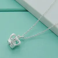 Красивая, нежная подвеска на шею