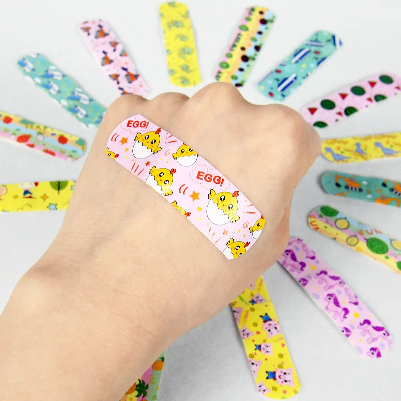 

120pcs Baby Cute Cartoon Patterned Curved Patch Wound Strips Dressing Adhesive Plaster Bandages Band Aid for Children Banditas