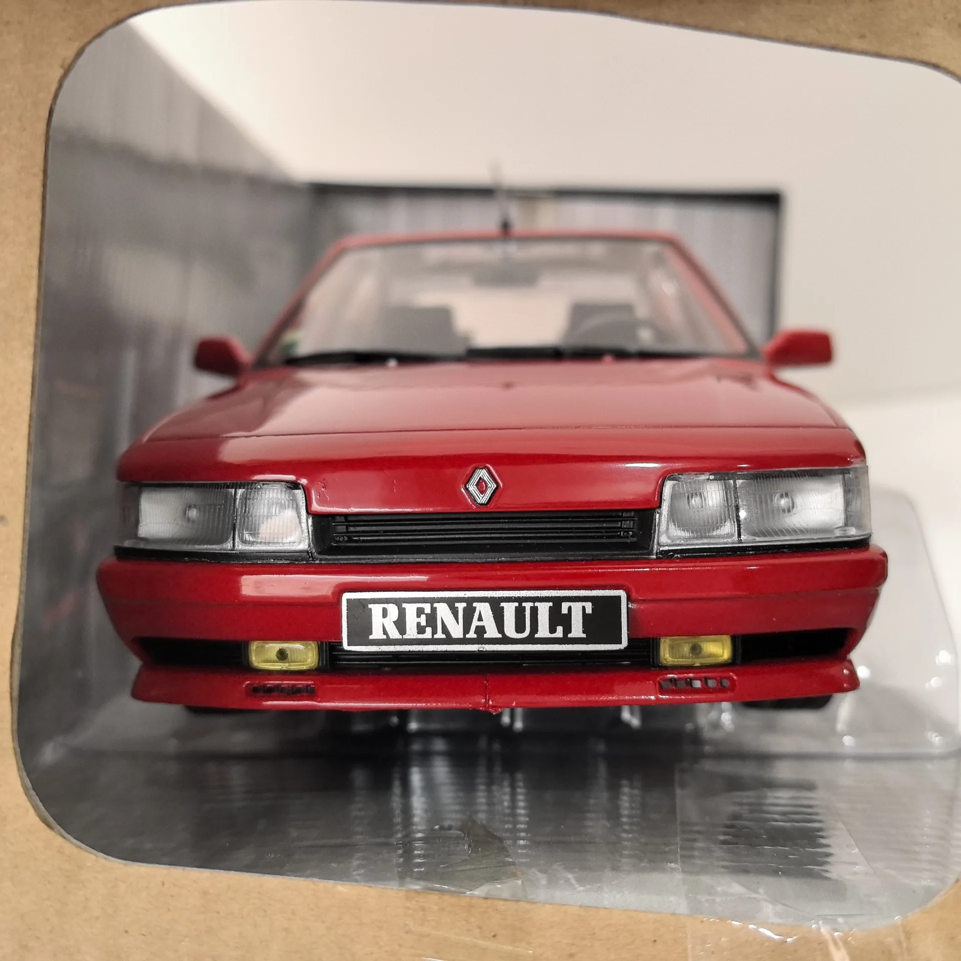 Фото Литая модель автомобиля SOLIDO в масштабе 1/18 RENAULT 21 TURBO Q4 из сплава №5