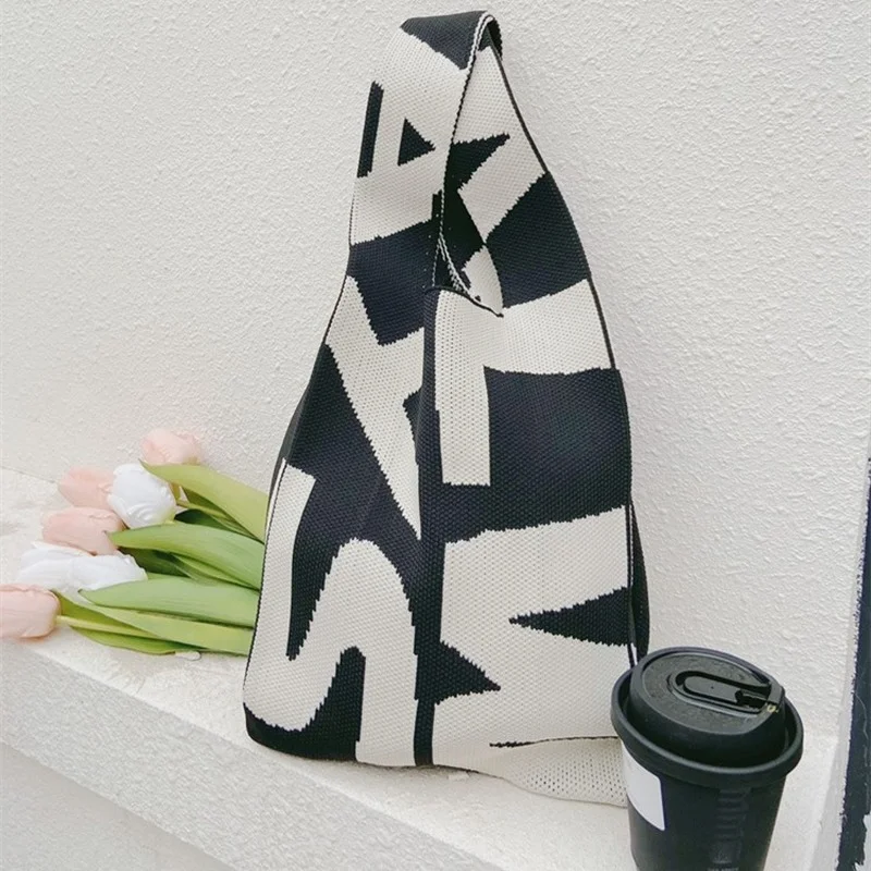 Модная черно-белая Асимметричная вязаная сумка-тоут с графическим рисунком