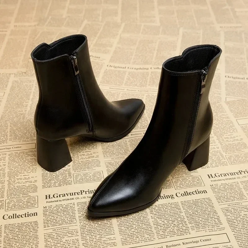 new Fashion Women Boots Autumn New British Style Thin and Women's Pointed Toe Side Zipper Black Nude