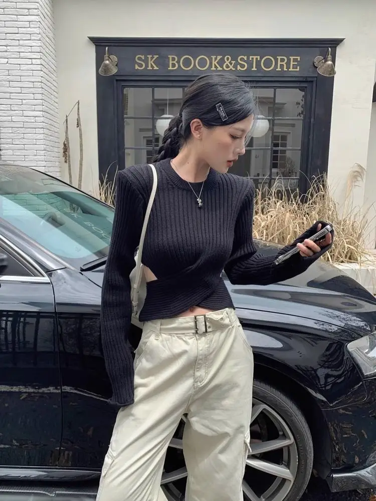 

Hollow out knitted sweater for women's autumn 2023 new slim fit and slimming sweater short long sleeved bottom top