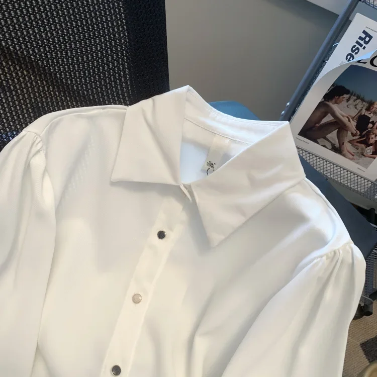 Осень 2023 новая винтажная простая однотонная свободная белая рубашка с длинными