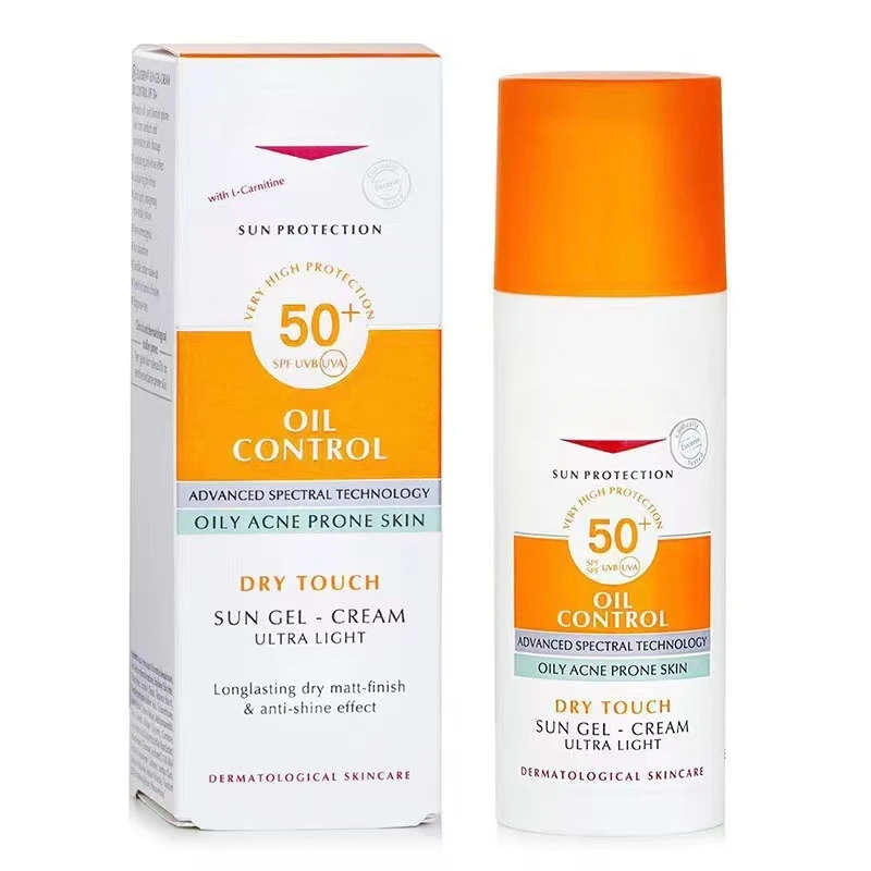 Фото Освежающее и солнцезащитное средство для жирной кожи SPF50 +, 50 мл №2