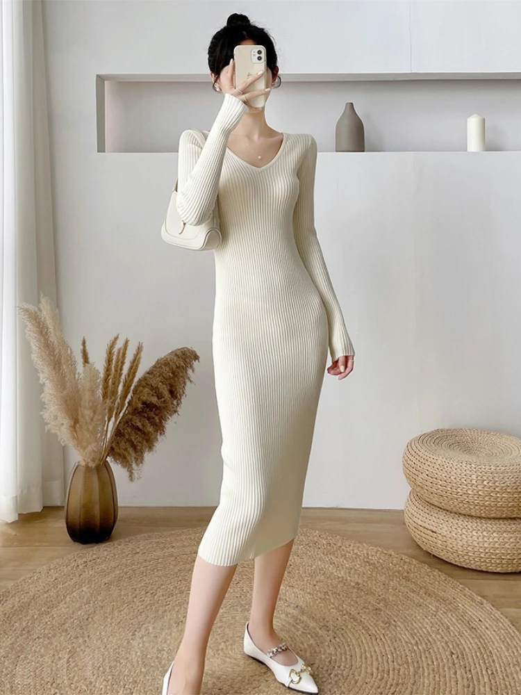 

Женское длинное трикотажное платье-свитер, элегантное облегающее однотонное платье-макси с длинным рукавом и V-образным вырезом в винтажно...