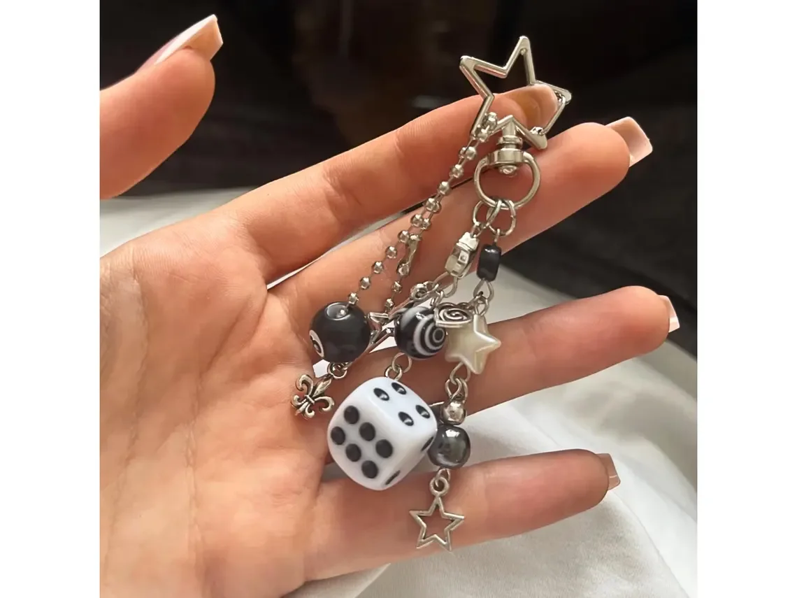 Брелок ручной работы в стиле рок-звезда гранж авангардный брелок с черно-белыми