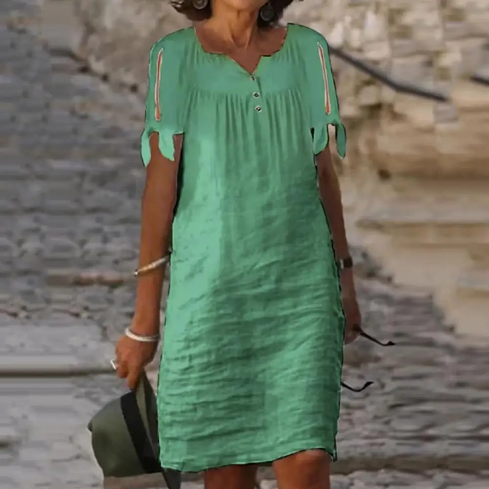 

Платье женское однотонное на пуговицах с V-образным вырезом и разрезом