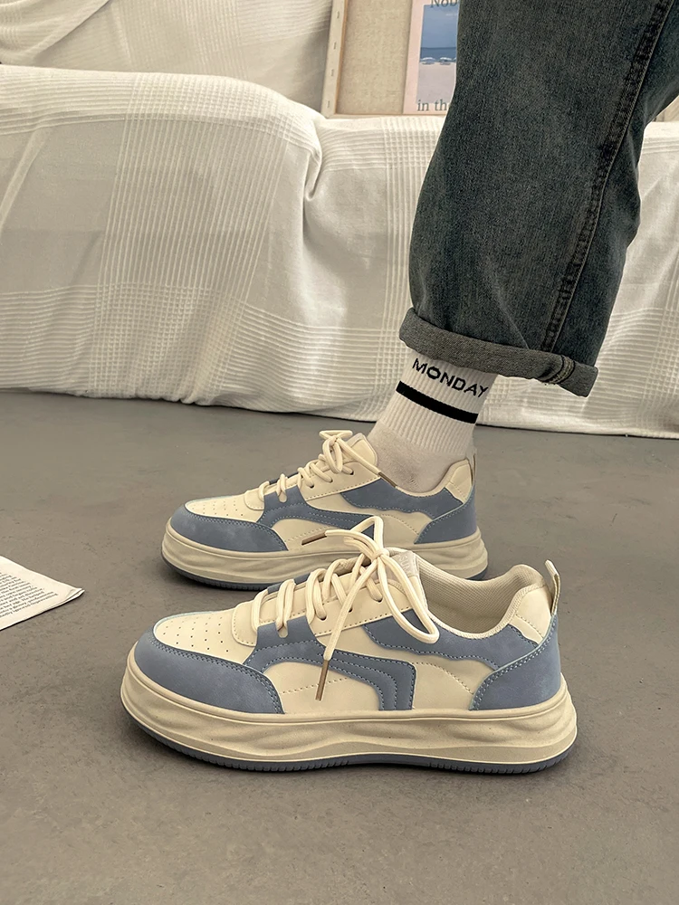 

Женские кроссовки с круглым носком, на платформе