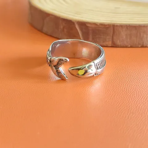 Открытое кольцо с рыбой