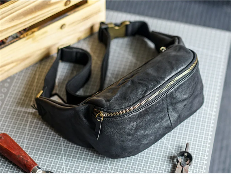 Retro fashion teenager natural genuine leather black chest bag daily outdoor sports real cowhide hot sale waist bag for men