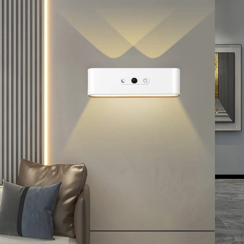Светодиодная настенная лампа с сенсорным управлением и датчиком движения