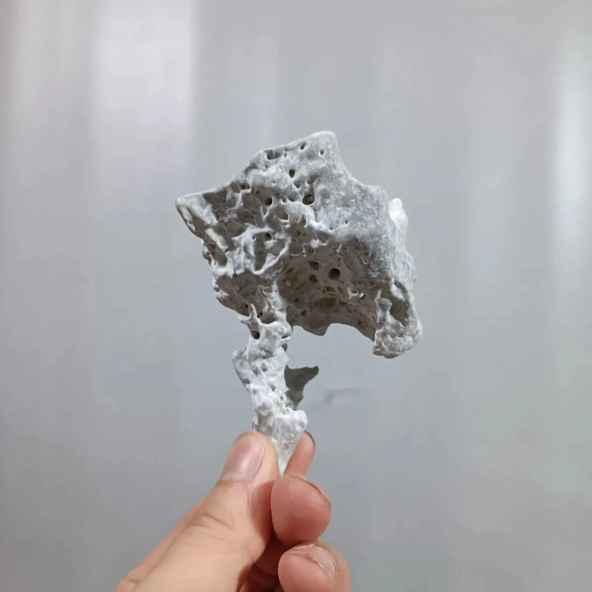 1Pcs Natural Original Taihu Stone Boutique Small Linglong Stone Play Collection Bonsai Fish Tank Landscape Decoration Collection