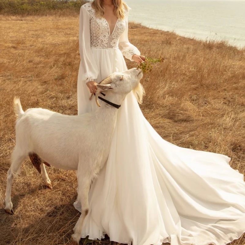 Свадебное платье для подружки невесты коктейльное вечернее со шлейфом