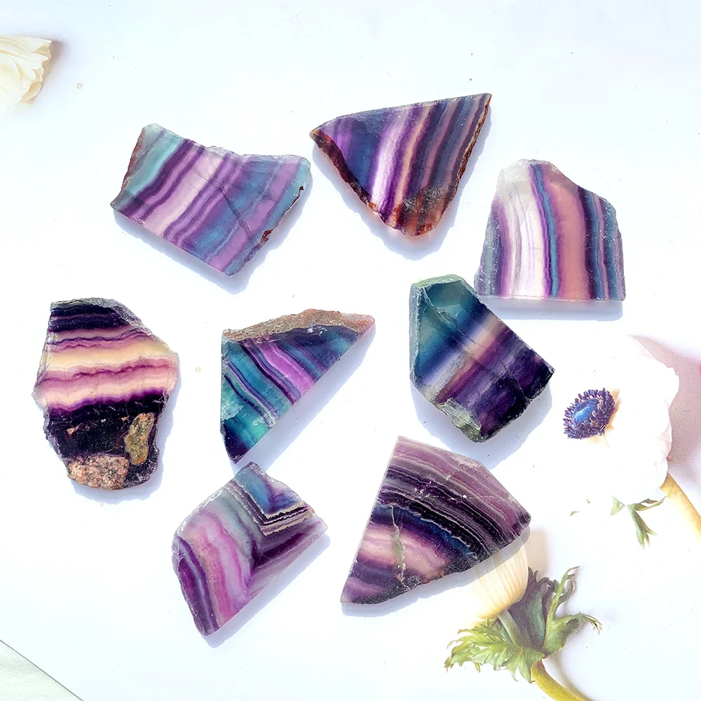 1 шт. натуральный хрустальный красочный флюорит минеральный полосатый кусочек