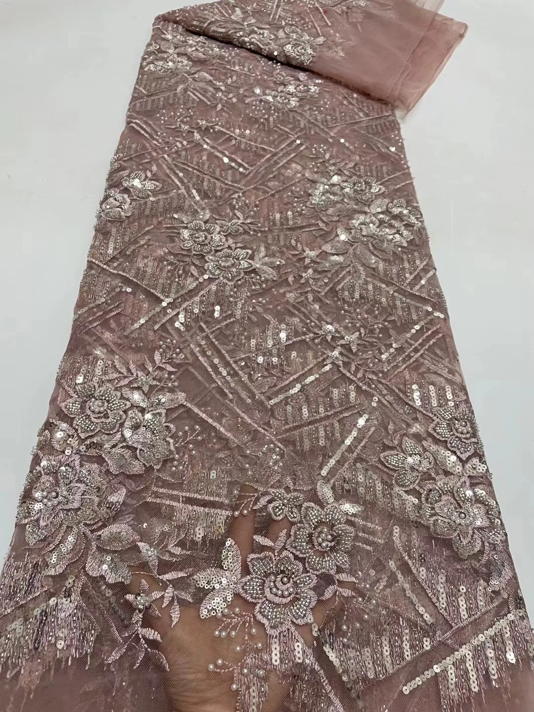 

2022 African Most Popular High Quality Smooth 5 Yards Tulle Fabric Hand Make Heavy Manual Luxury Sequins Beads Lace Bride Weddin