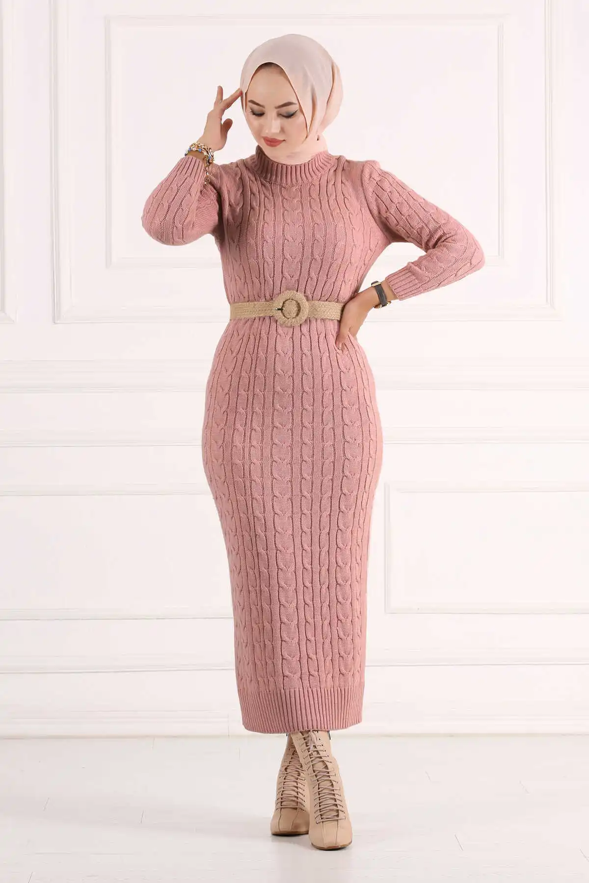 Сетчатое трикотажное платье грязно-розового цвета